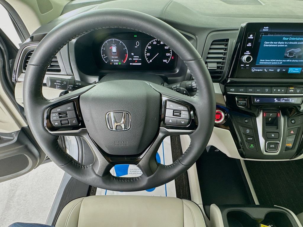 Used 2026 Honda Odyssey Touring image 14