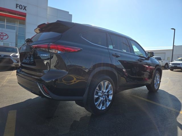 Used 2023 Toyota Highlander Limited image 7