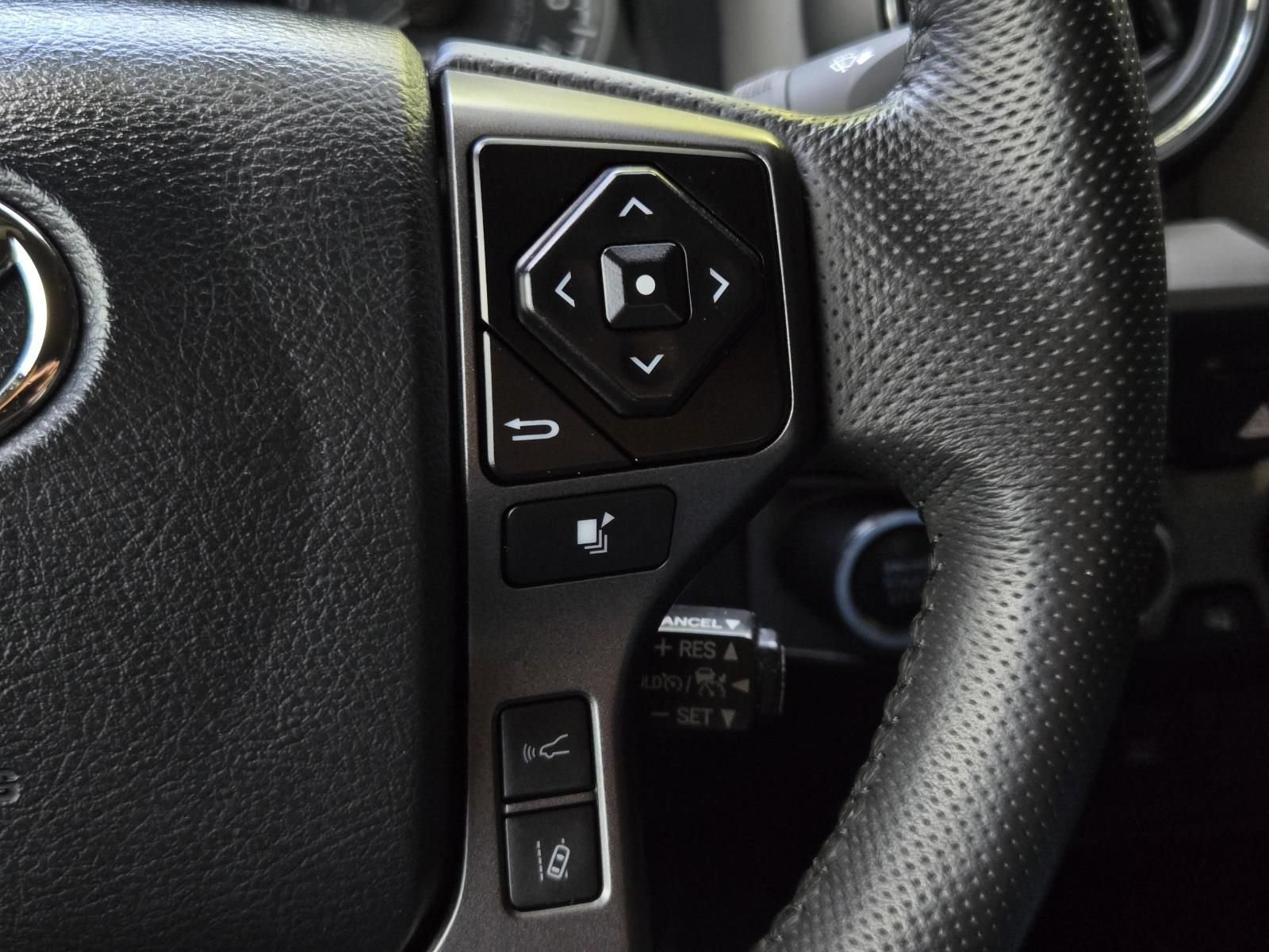 Used 2023 Toyota Tacoma TRD Off-Road AWD/4WD image 30