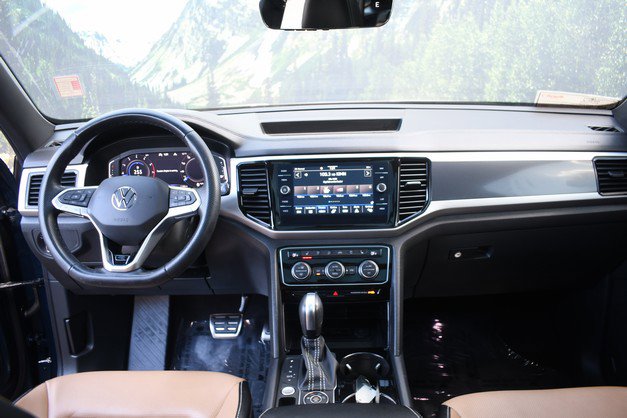 Used 2023 Volkswagen Atlas Cross Sport SEL Premium R-Line image 18