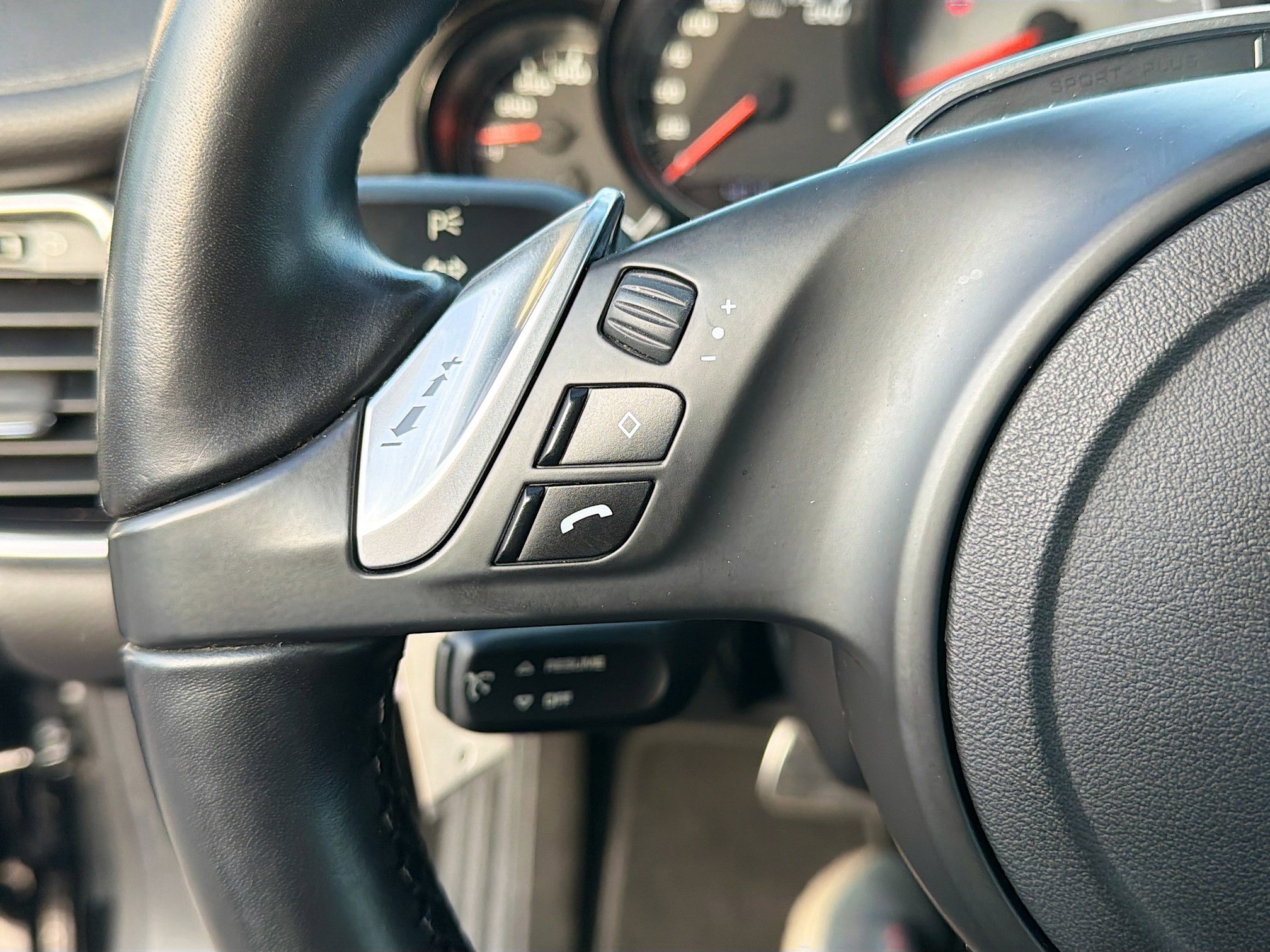 Used 2011 Porsche Panamera 4S image 36