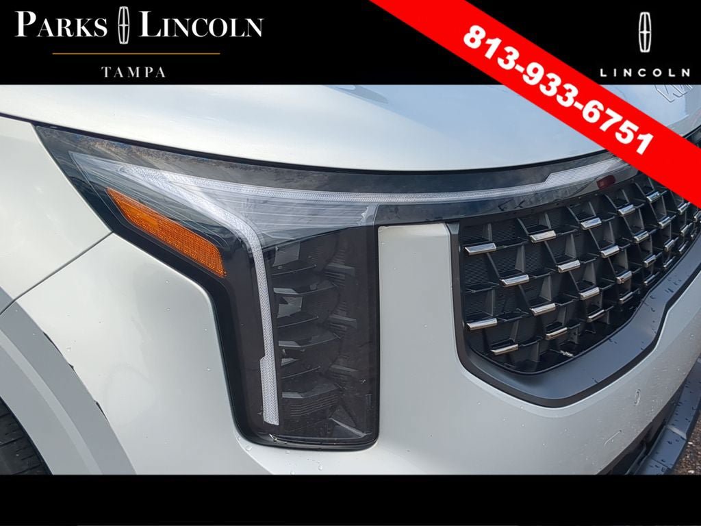 Used 2025 Kia Carnival SX FWD image 6
