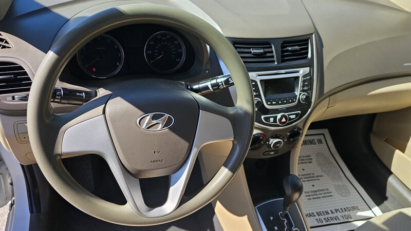 Used 2014 Hyundai Accent GLS FWD image 11