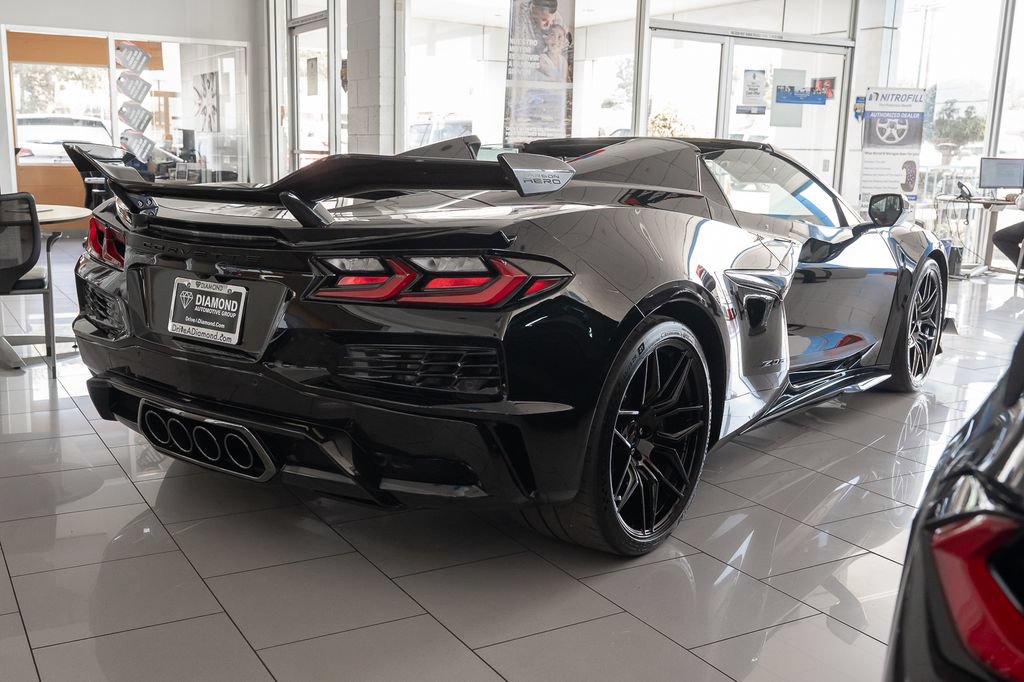 New 2027 Chevrolet Corvette Z06 w/ Z07 Performance Package RWD image 3