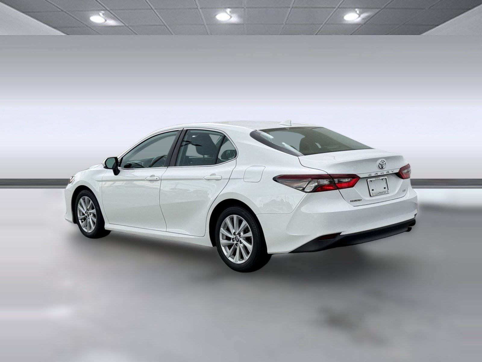 Used 2023 Toyota Camry LE w/ Convenience Package FWD image 3