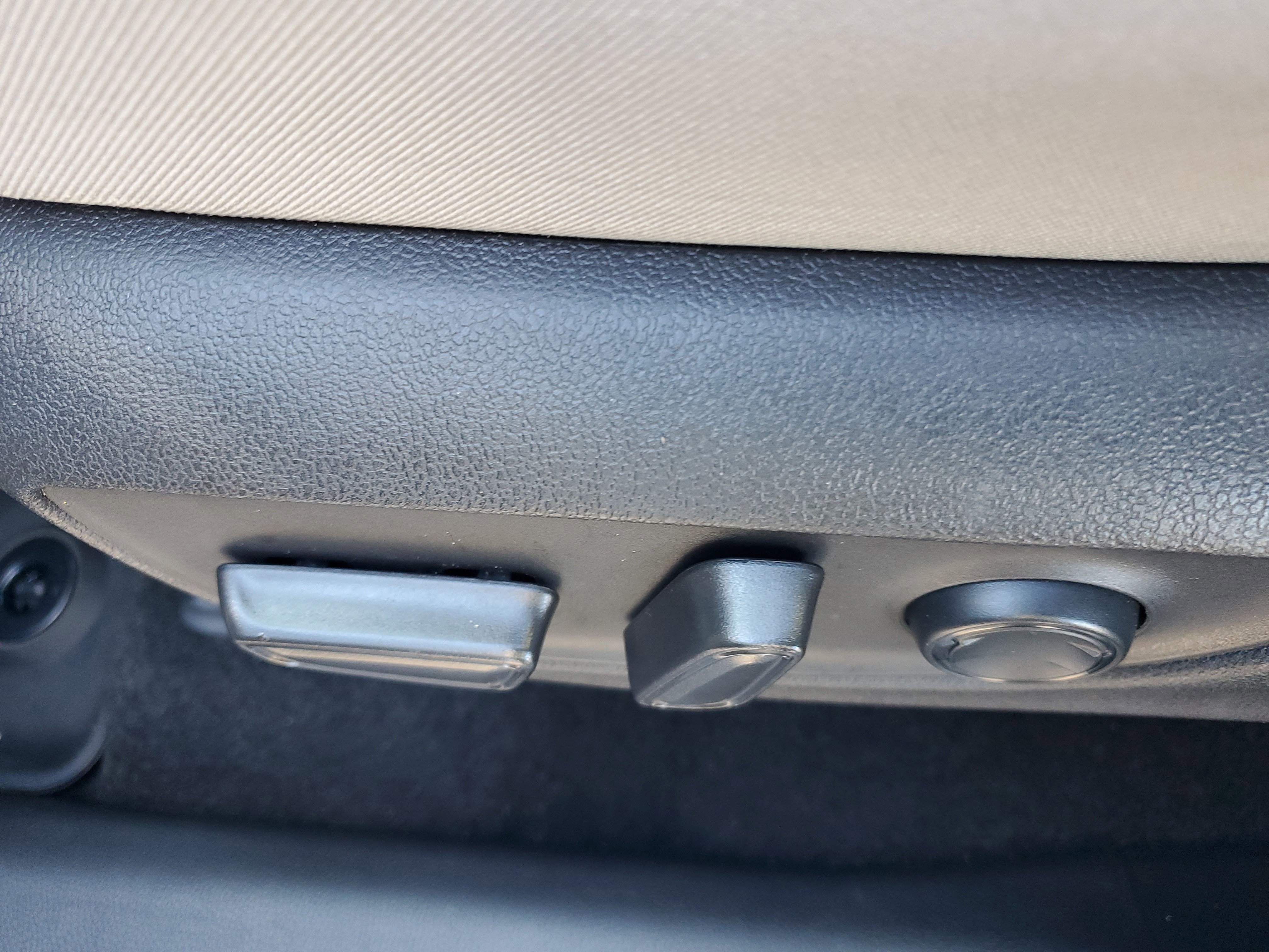 Used 2022 Toyota RAV4 XLE image 20