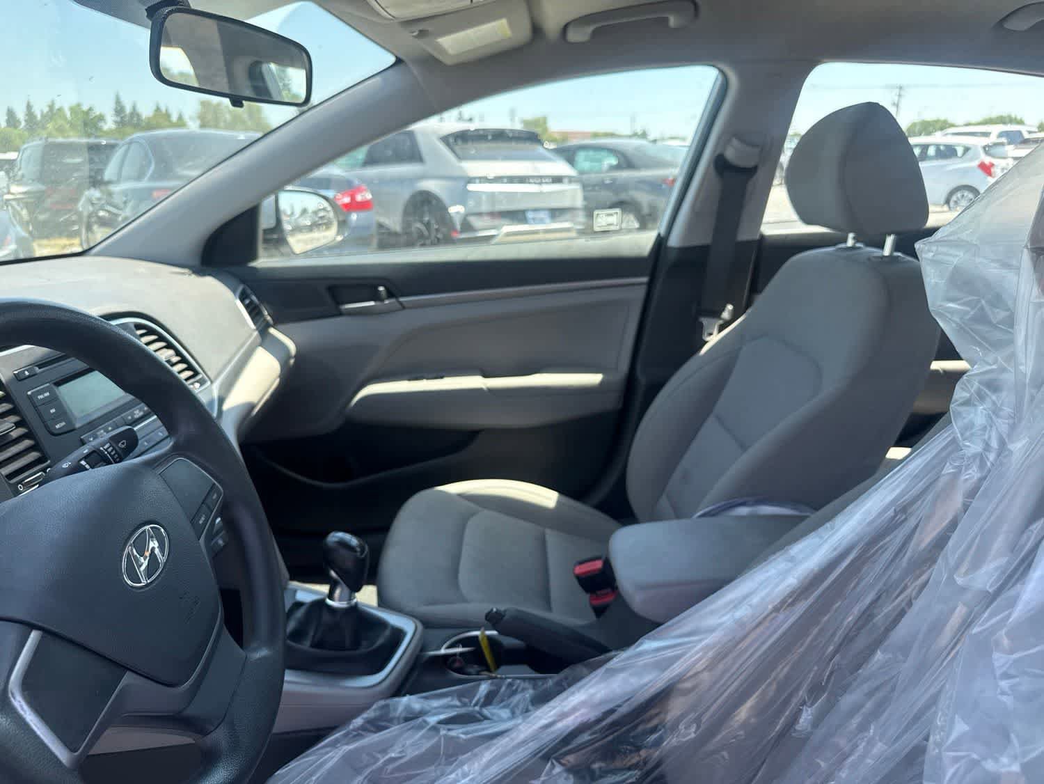 Used 2017 Hyundai Elantra SE FWD image 18