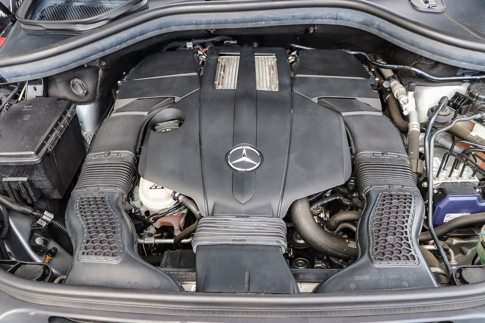 Used 2016 Mercedes-Benz GL 450 4MATIC image 29