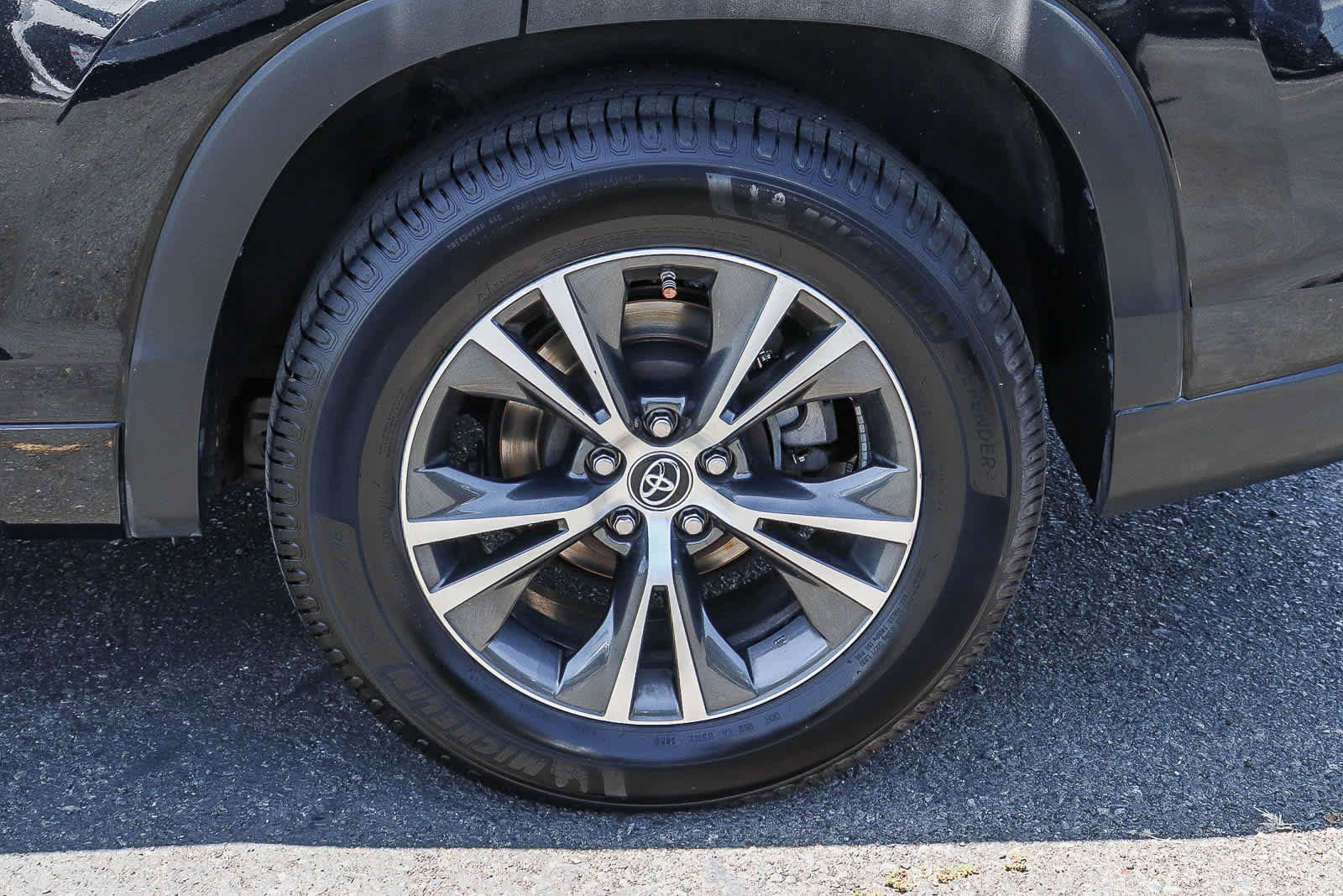Used 2016 Toyota Highlander XLE FWD image 11