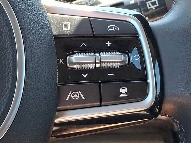 Certified 2026 Kia Carnival LXS FWD image 23