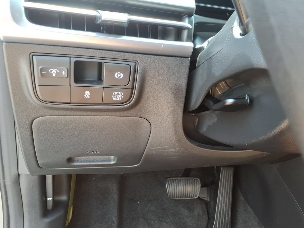 New 2026 Hyundai Tucson Blue SE AWD/4WD image 17