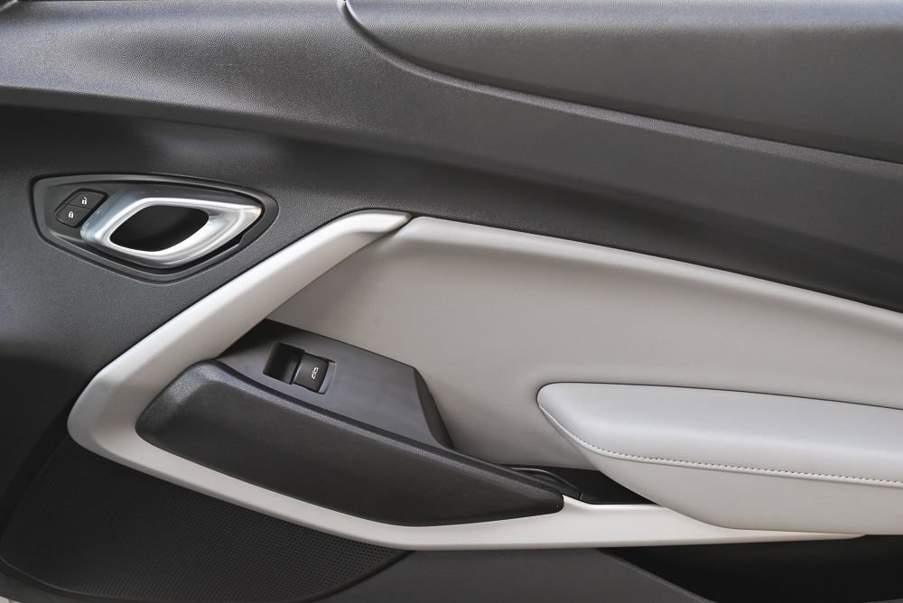 Used 2019 Chevrolet Camaro SS image 17