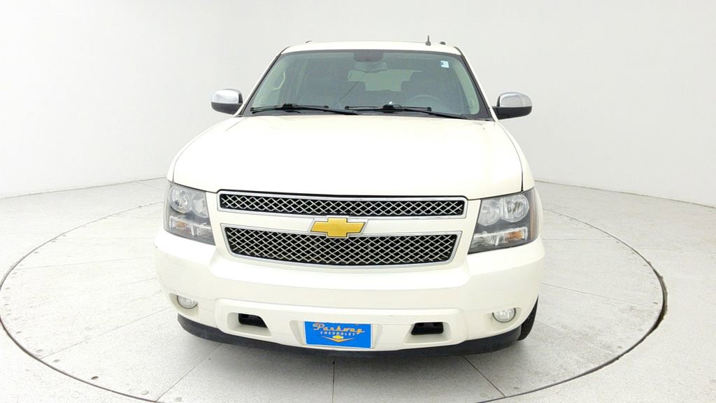 Used 2013 Chevrolet Suburban LTZ image 2