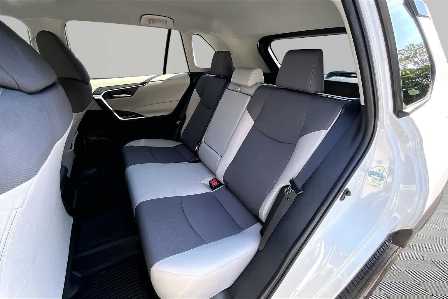 Certified 2024 Toyota RAV4 XLE FWD image 21