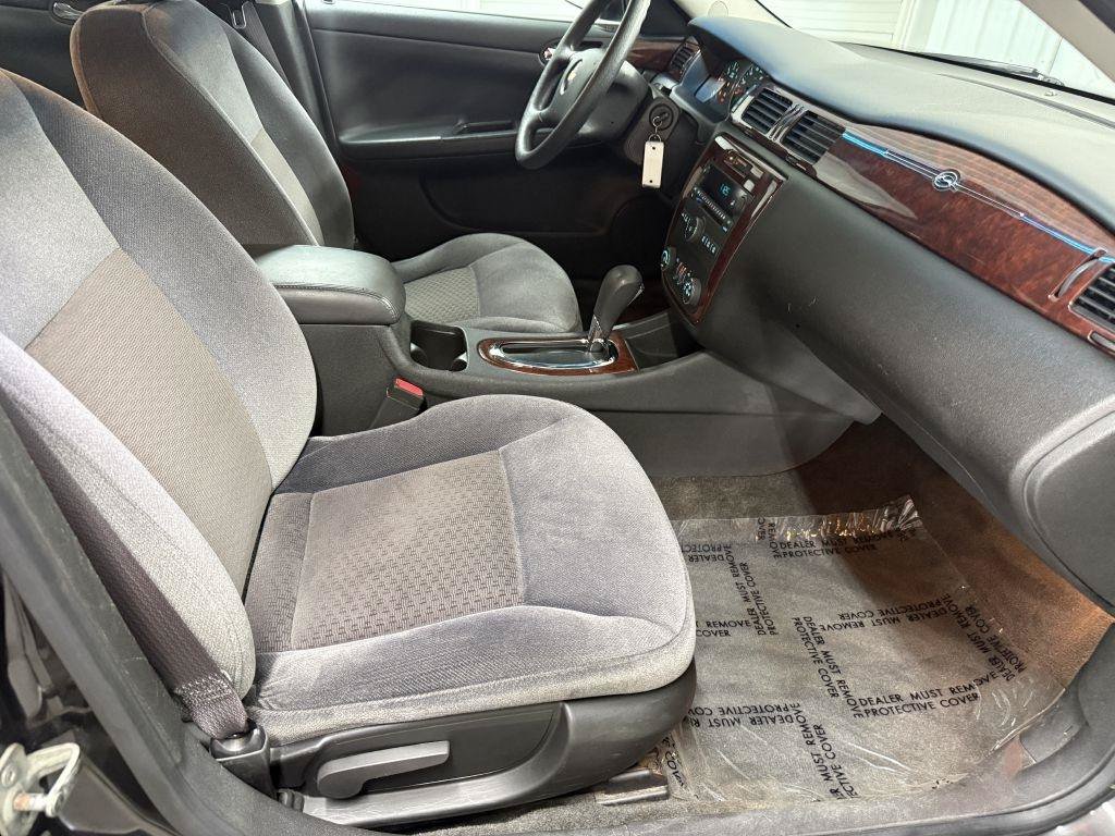 Used 2009 Chevrolet Impala LT FWD image 24