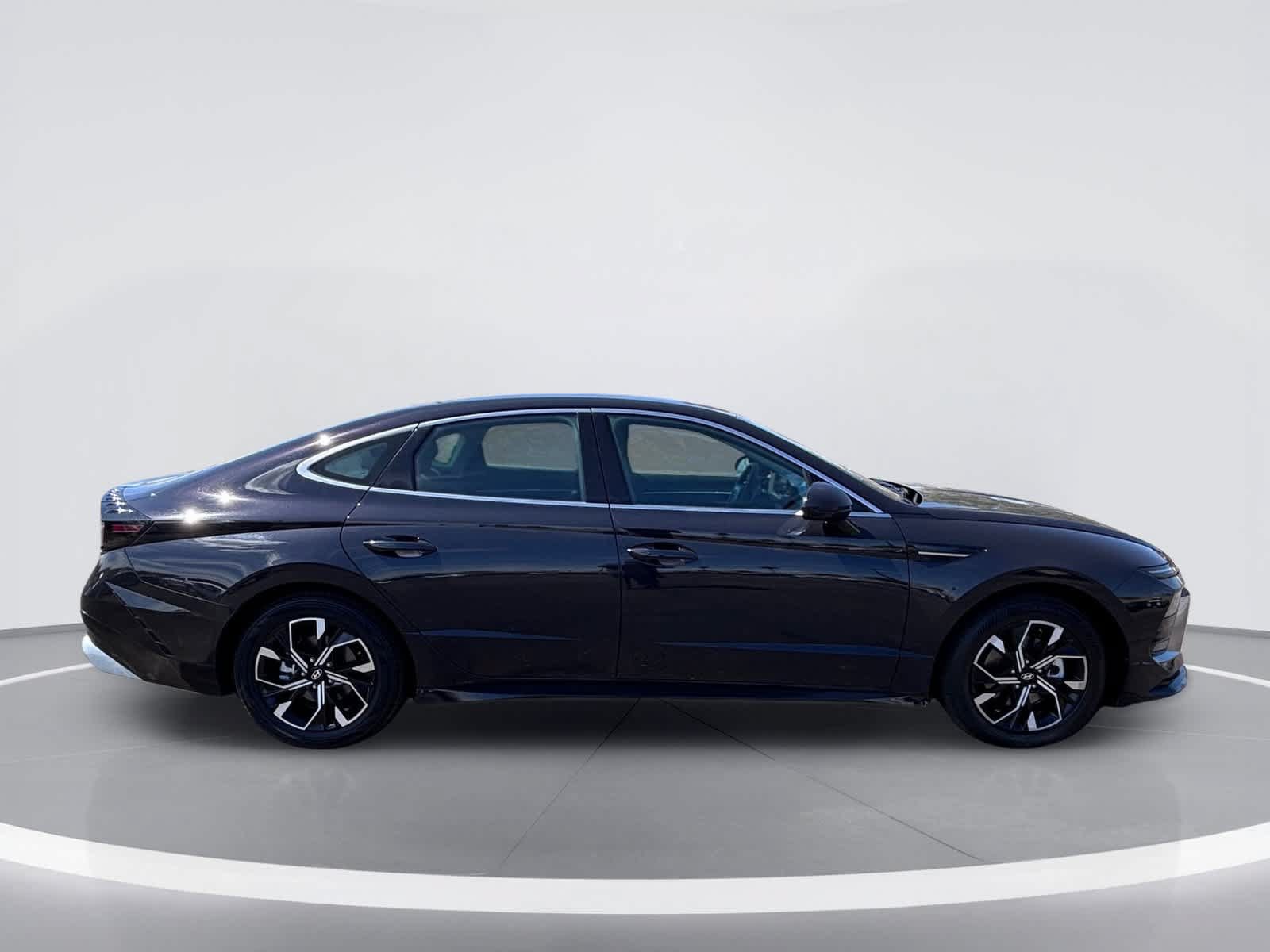 Used 2025 Hyundai Sonata SEL FWD image 10