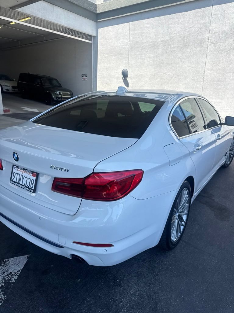 Used 2018 BMW 530i w/ Premium Package RWD image 4