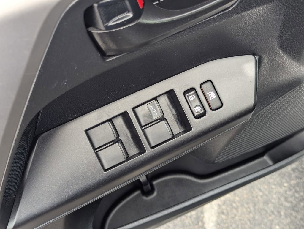 Used 2017 Toyota RAV4 LE FWD image 27