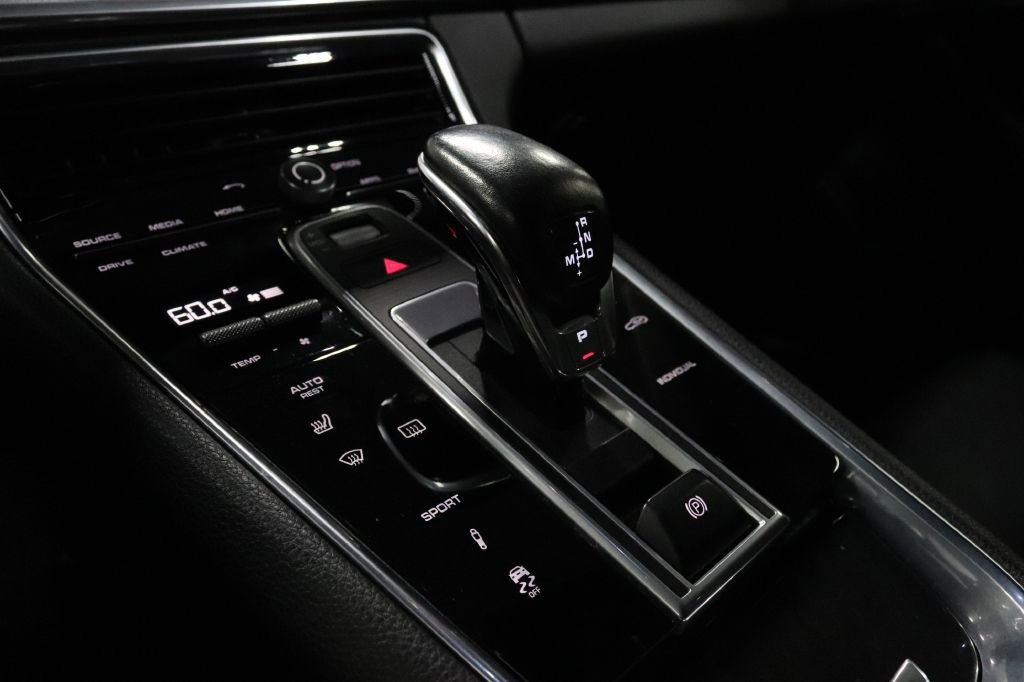Used 2017 Porsche Panamera 4S image 17