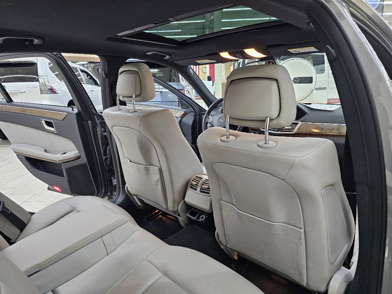 Used 2010 Mercedes-Benz E 350 Sedan w/ Premium 1 Pkg image 23