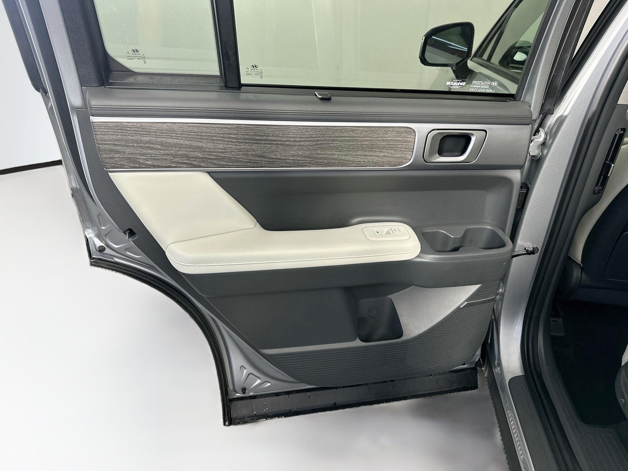 Used 2025 Hyundai Santa Fe Limited FWD image 28