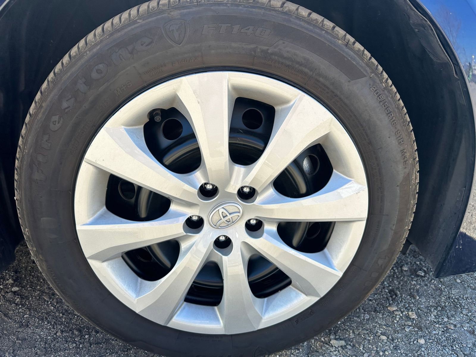 Used 2025 Toyota Corolla LE image 28