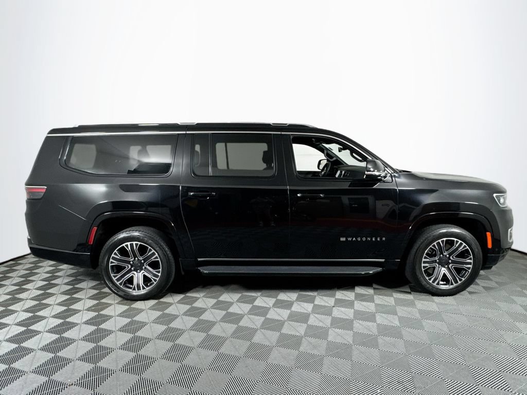 Used 2024 Jeep Wagoneer L Series II w/ Flexible Seating Group RWD image 8