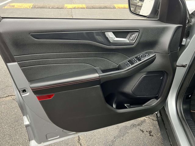 Used 2023 Ford Escape ST-Line image 11