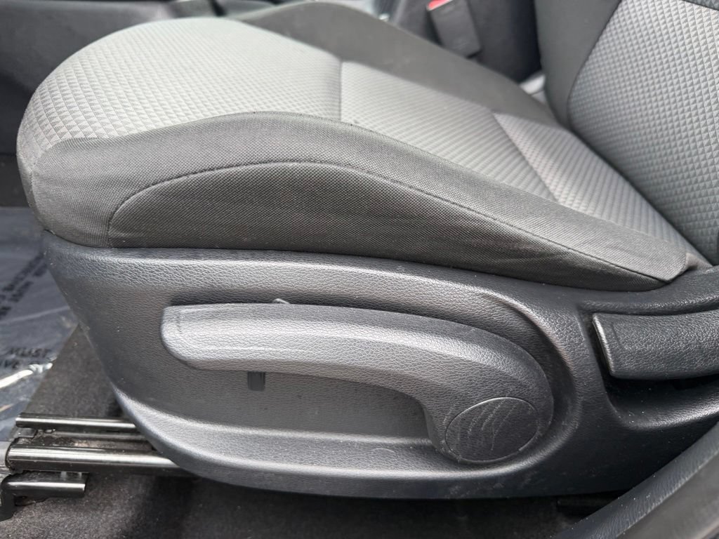Used 2024 Kia Soul LX w/ Option Group 015 FWD image 16