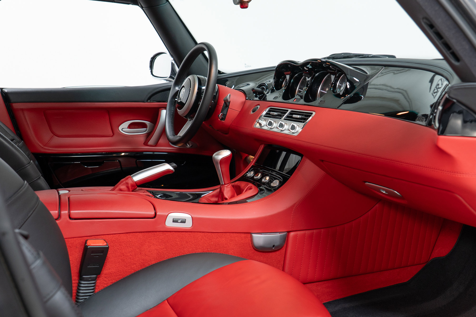 Used 2002 BMW Z8 RWD image 28