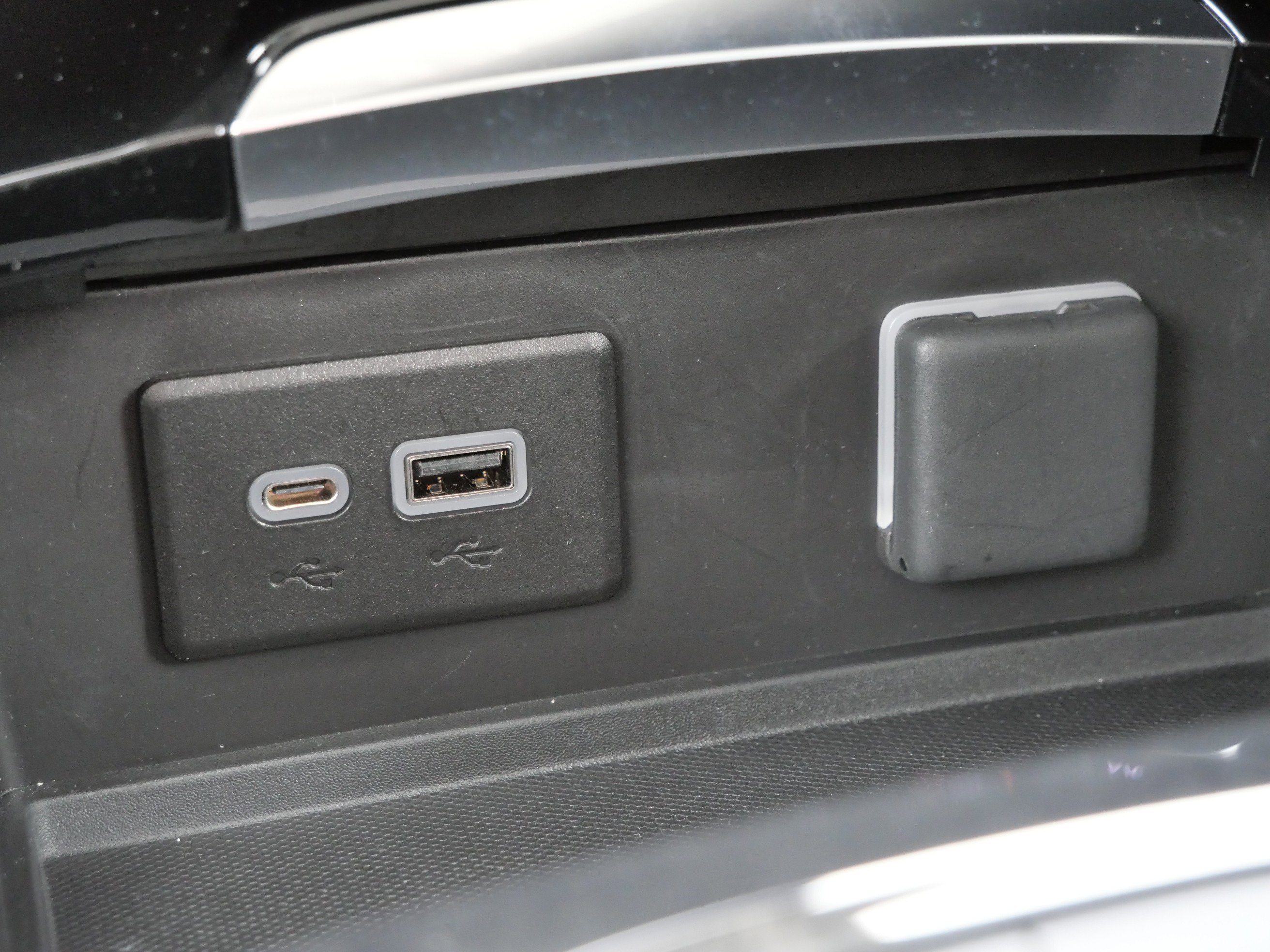 Used 2023 Buick Envision Essence image 28