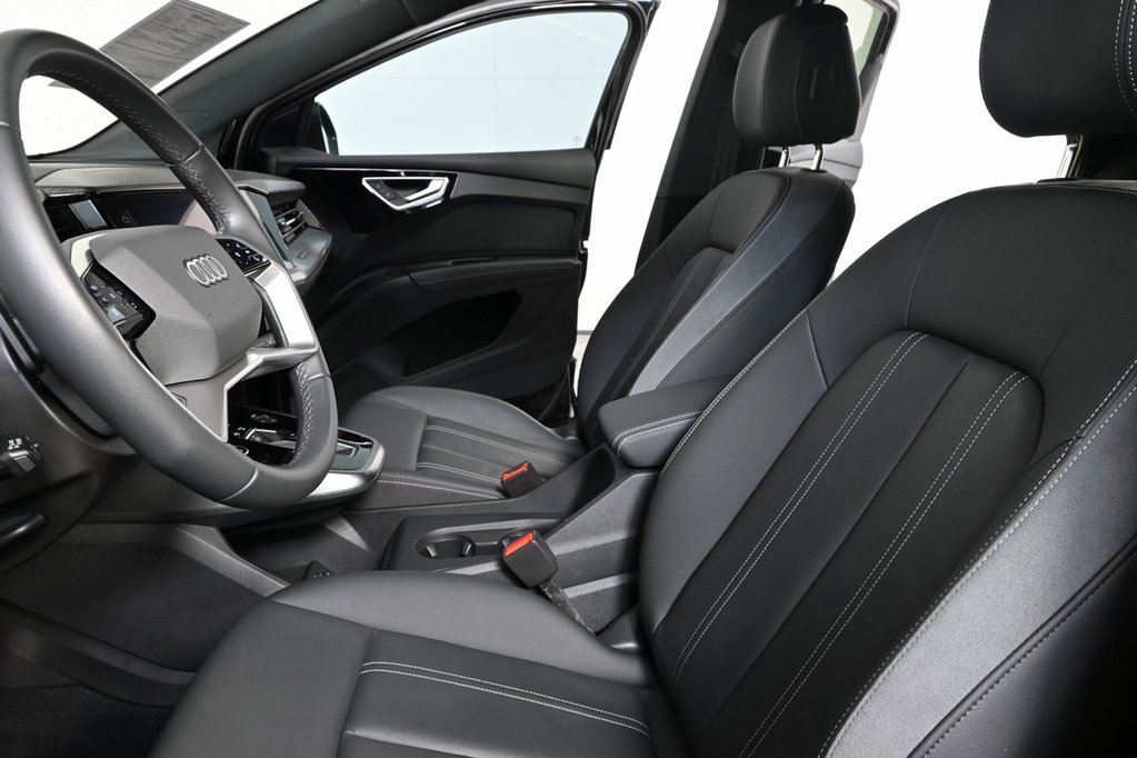 Used 2024 Audi Q4 e-tron Premium image 5