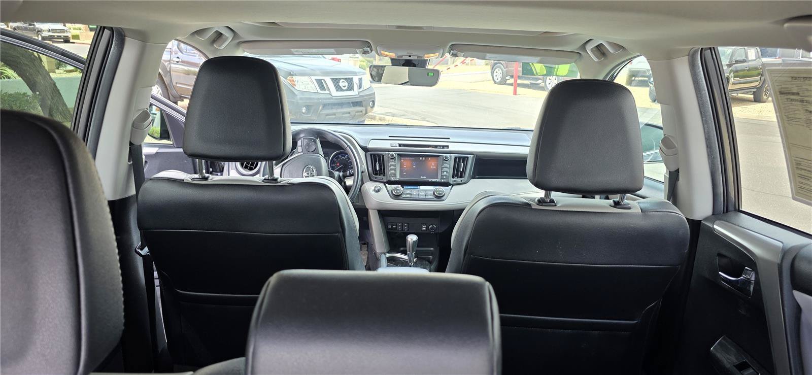 Used 2017 Toyota RAV4 Platinum FWD image 11