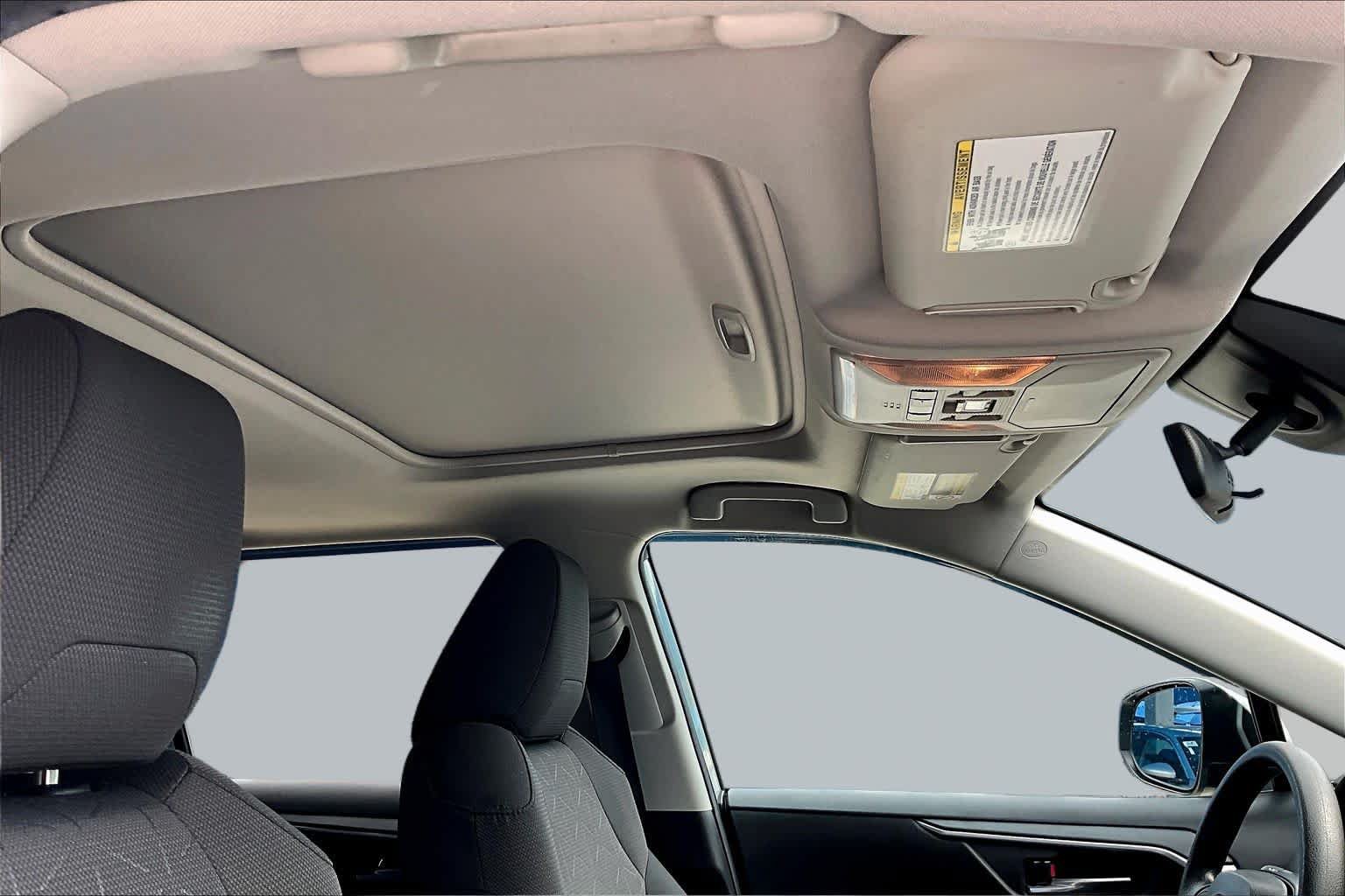 Used 2019 Toyota RAV4 XLE FWD image 14