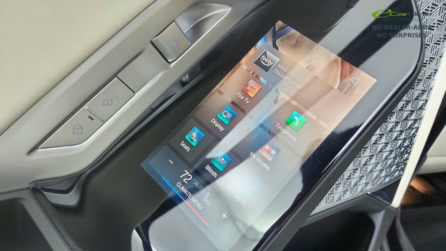 Used 2024 BMW i7 xDrive60 image 35