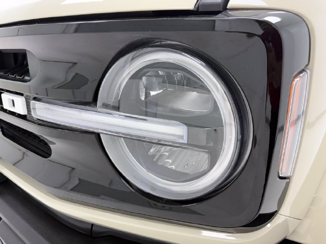 Used 2025 Ford Bronco Outer Banks AWD/4WD image 6