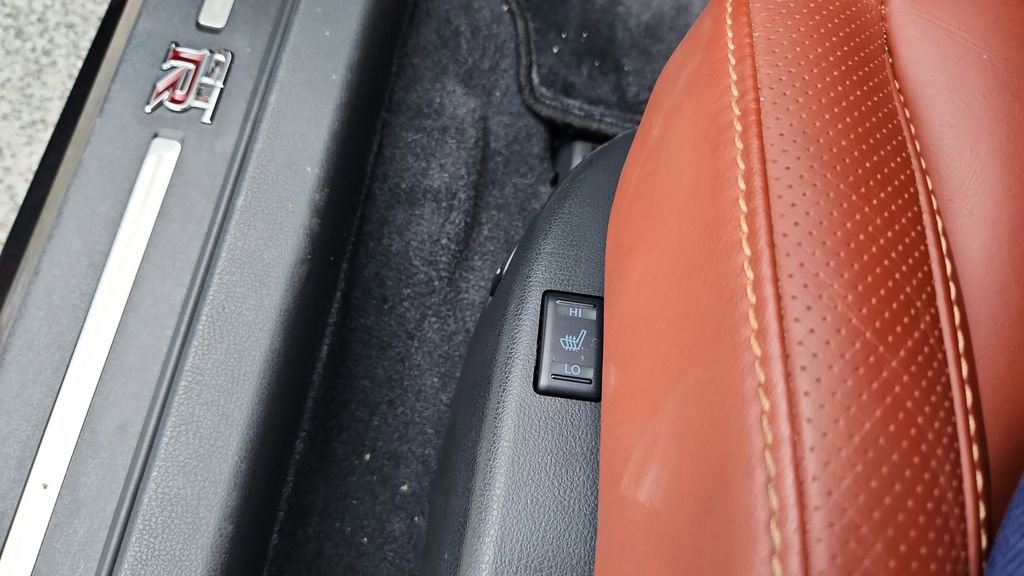 Used 2024 Nissan GT-R Premium w/ Premium Interior Package AWD/4WD image 24