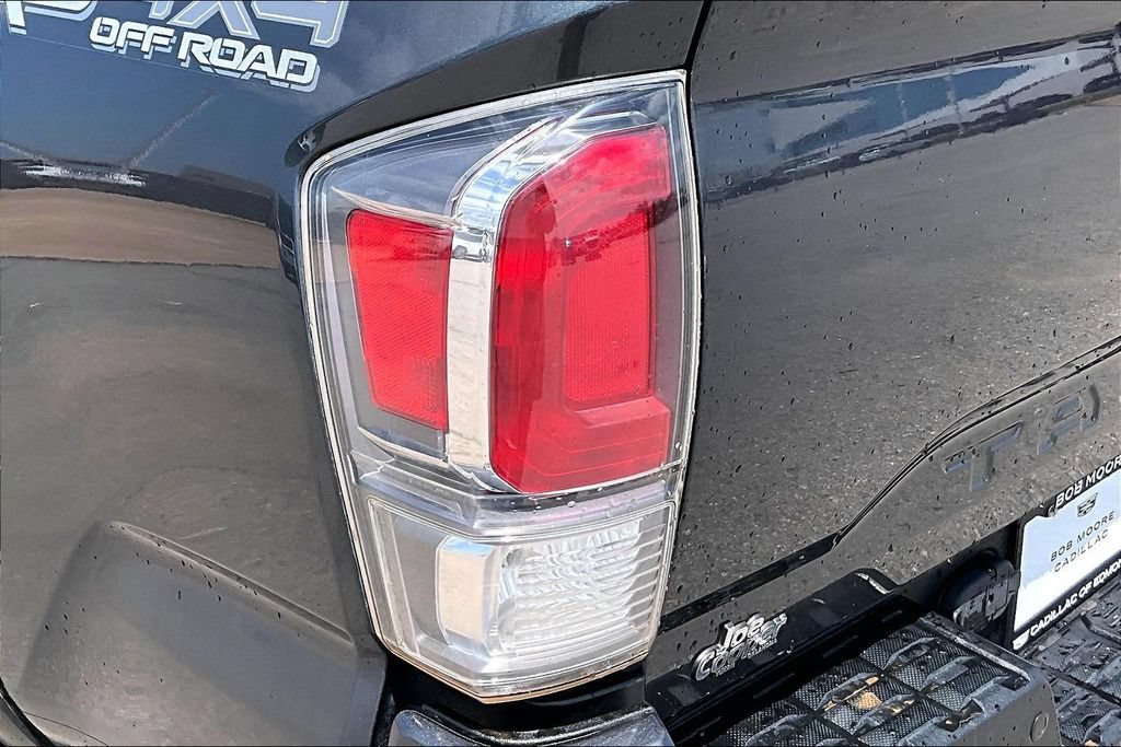 Used 2020 Toyota Tacoma TRD Off-Road w/ Technology Package AWD/4WD image 31