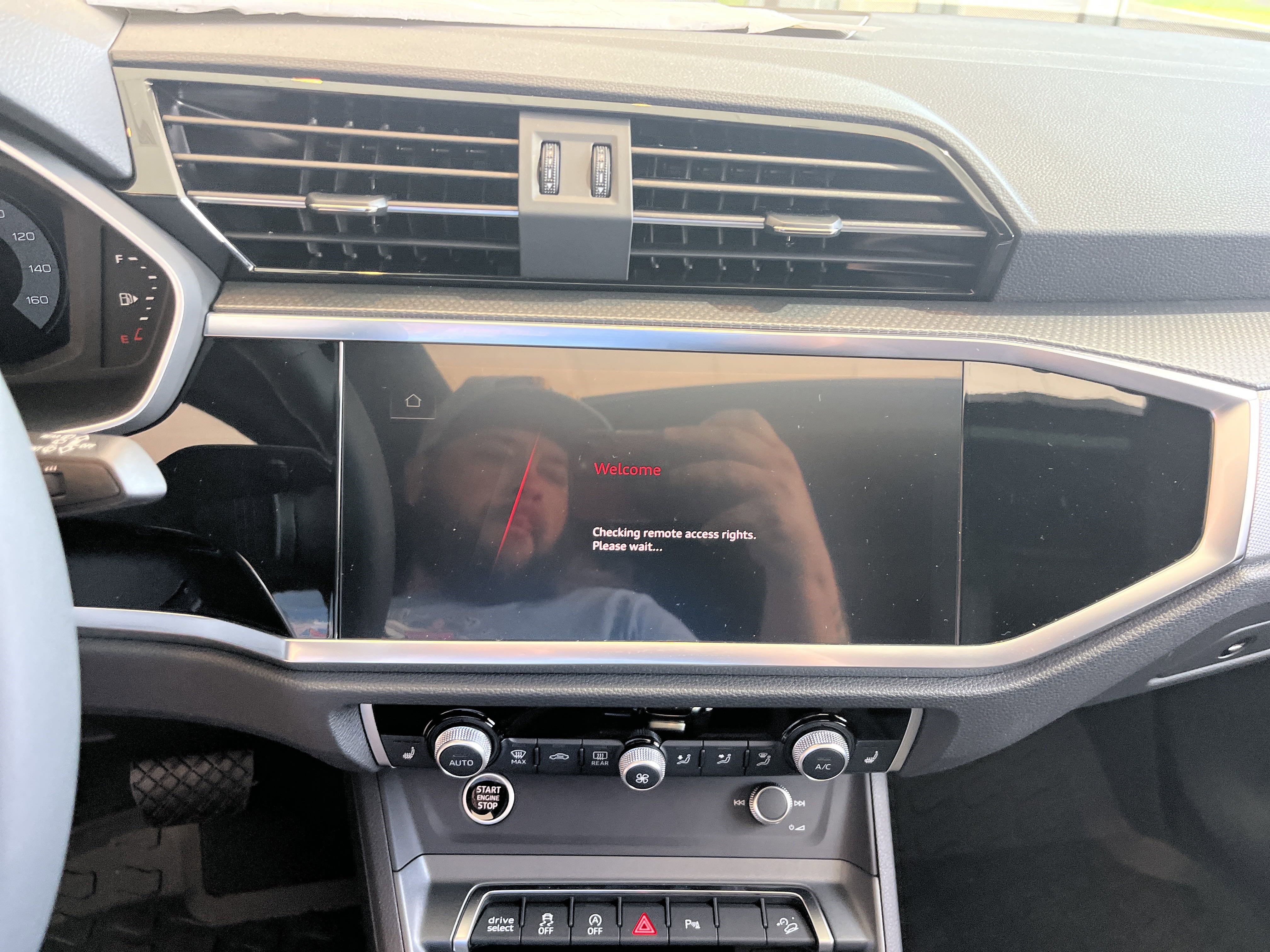 New 2025 Audi Q3 2.0T Premium image 11