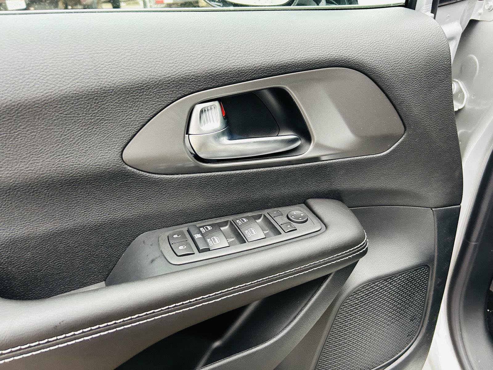 New 2026 Chrysler Voyager LX FWD image 12