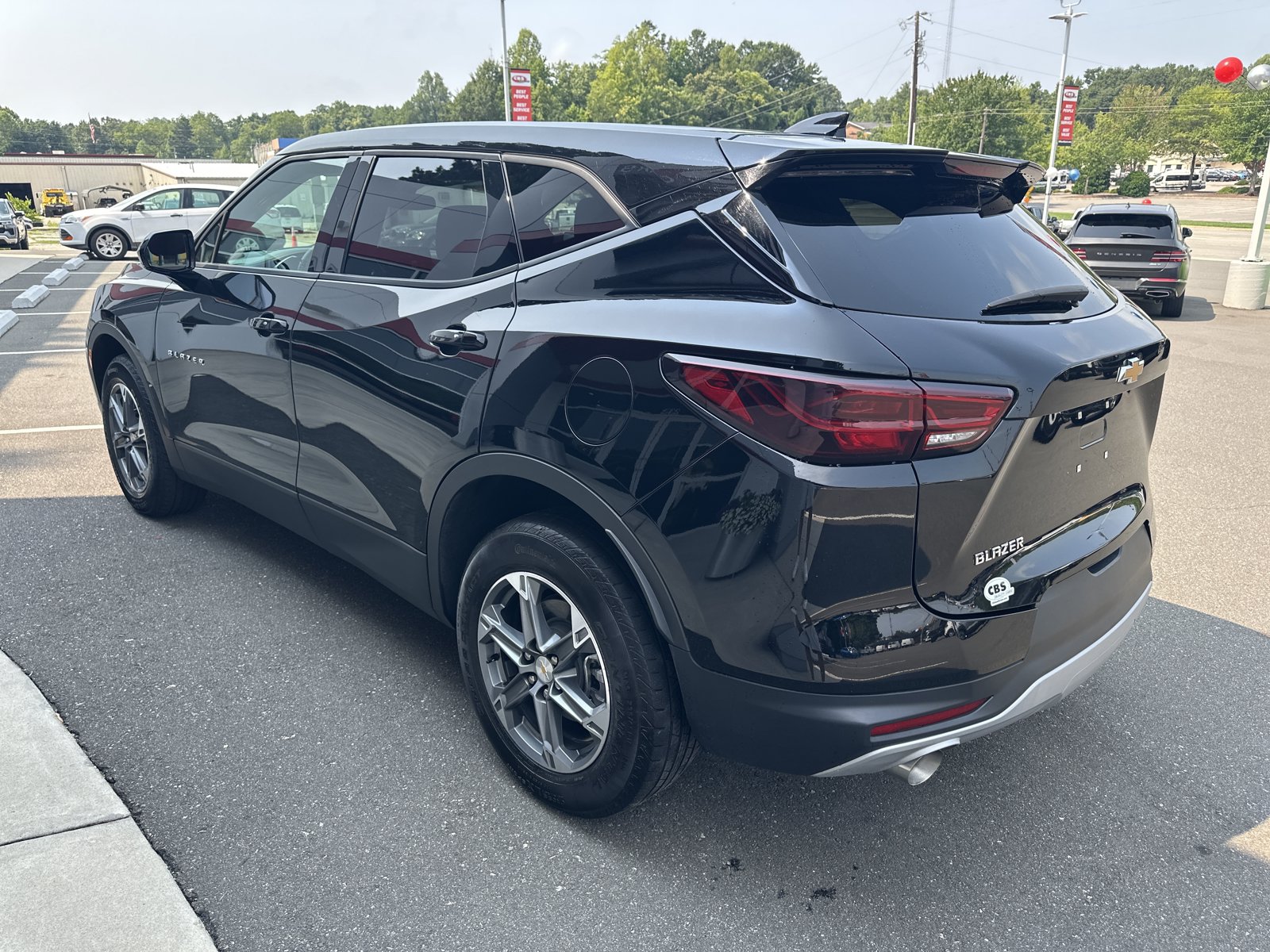 Used 2025 Chevrolet Blazer LT FWD image 6
