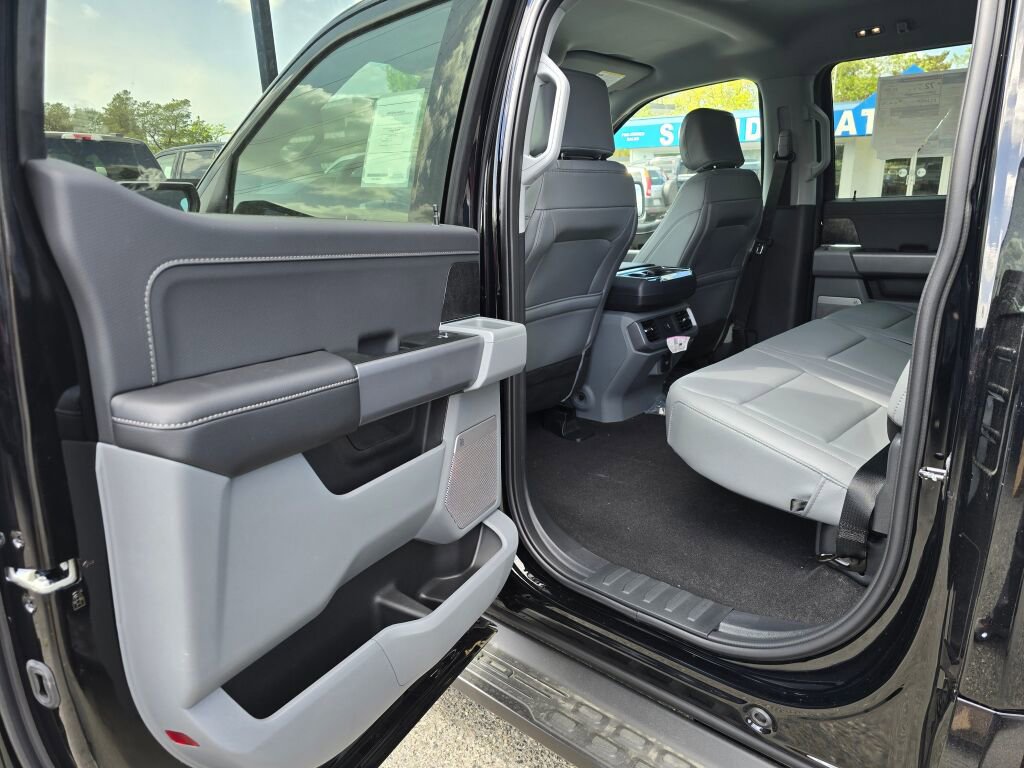 New 2025 Ford F150 Lightning Flash AWD/4WD image 11