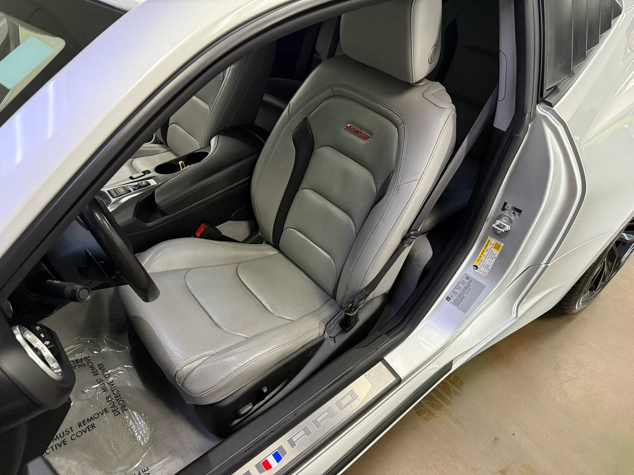 Used 2016 Chevrolet Camaro SS RWD image 12