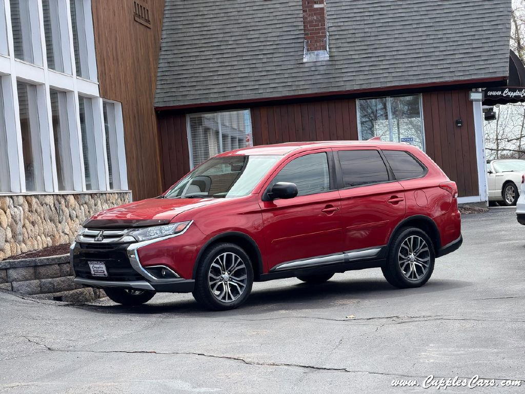 Used 2017 Mitsubishi Outlander ES AWD/4WD image 2
