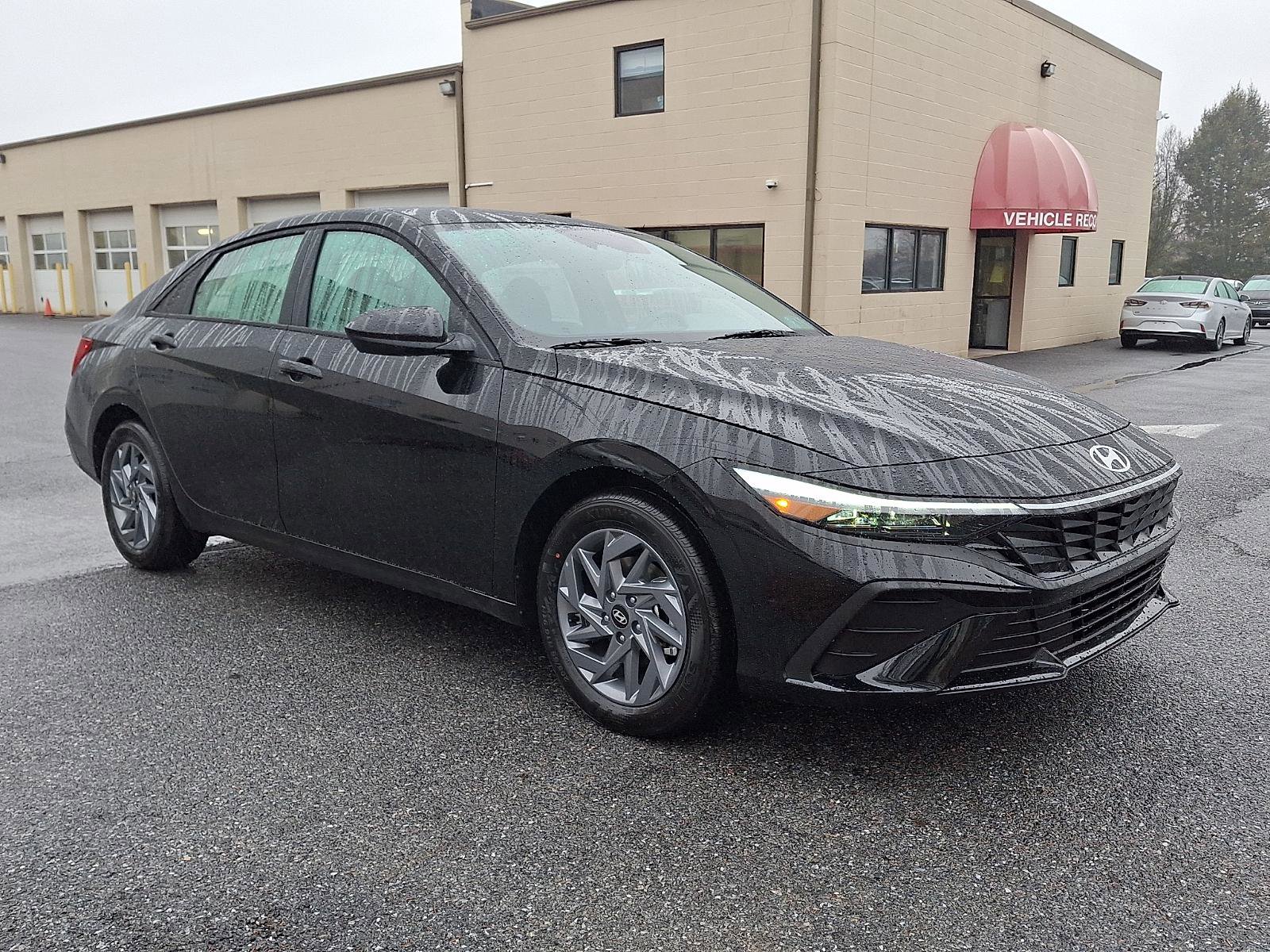 New 2026 Hyundai Elantra Blue image 2