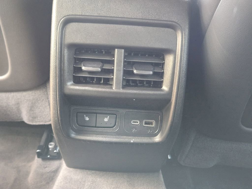 Used 2025 Cadillac XT4 Premium Luxury image 38