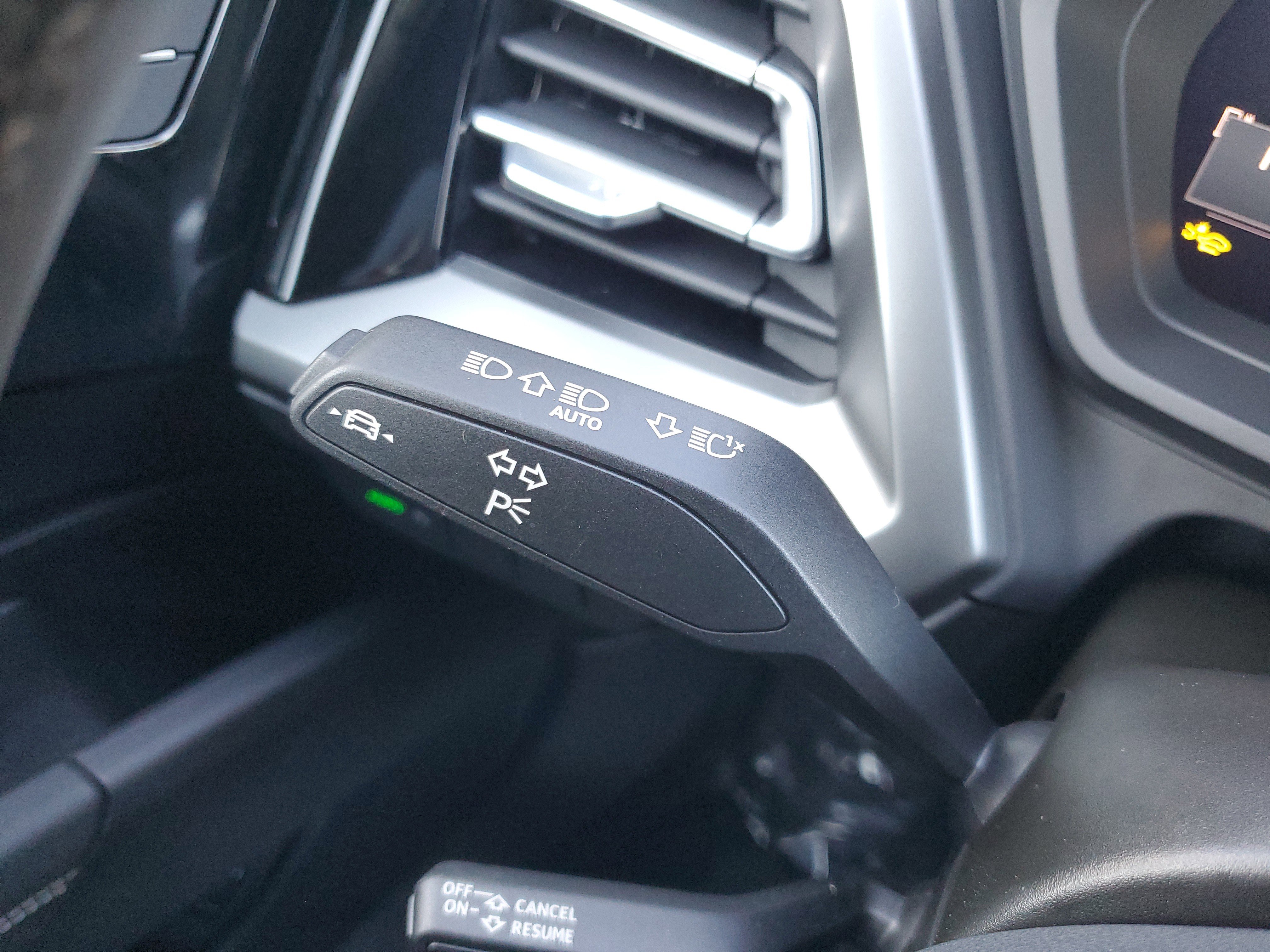 Used 2025 Audi Q4 e-tron Premium w/ Convenience Package image 22