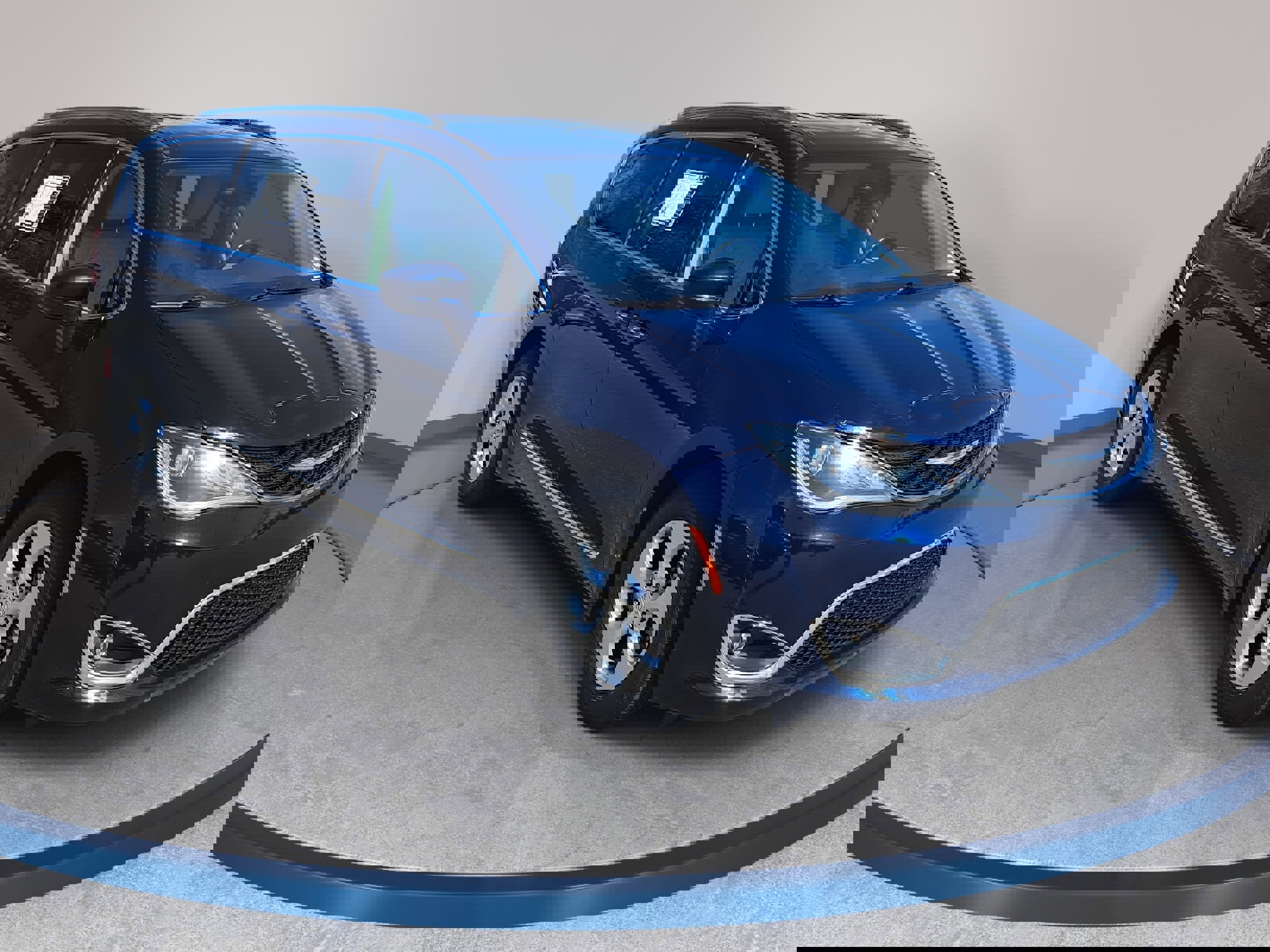 Used 2017 Chrysler Pacifica Touring-L Plus image 3