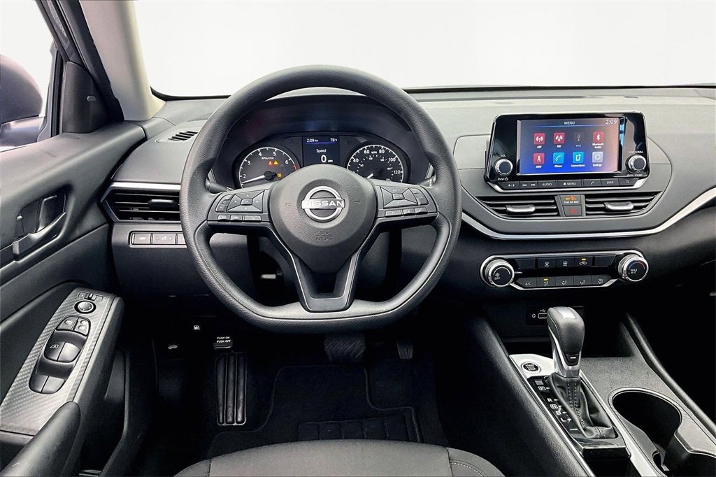 Used 2024 Nissan Altima 2.5 S image 5