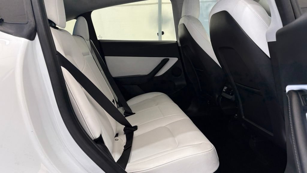 Used 2022 Tesla Model Y Performance AWD/4WD image 28